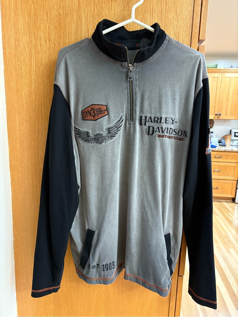 Harley‑Davidson Gray Body Black Sleeve Quarter‑Zip Pullover